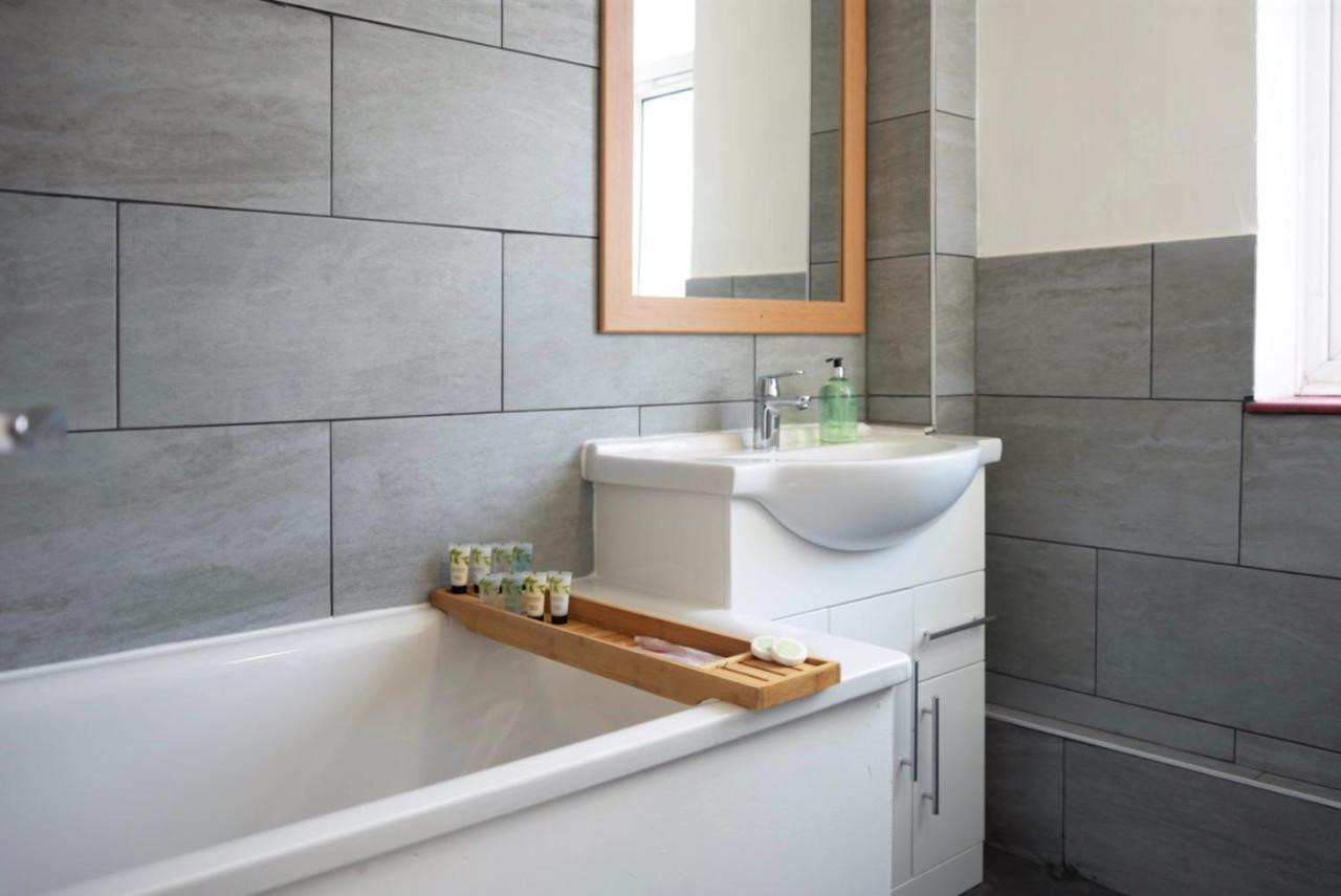 Sophie Place In Vauxhall - 3 Double Beds, 1 Sofa Bed, Spacious Лондон Экстерьер фото